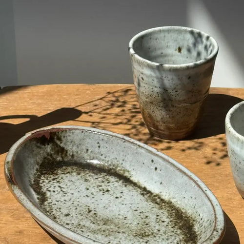 schaal van geglazuurde keramiek