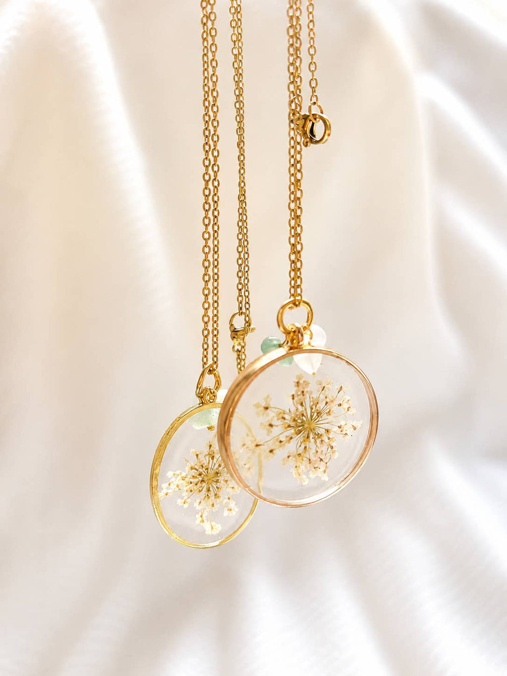 Bloom Pendant – Handmade Epoxy Necklace with Real Dried Flower