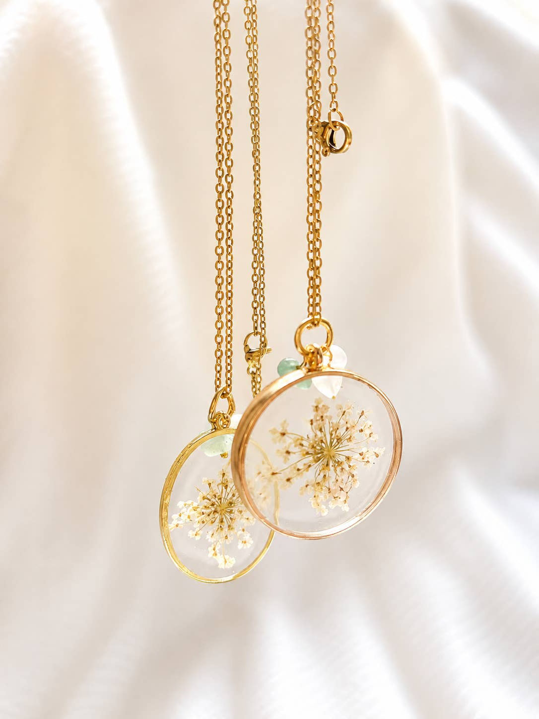 Bloom Pendant – Handmade Epoxy Necklace with Real Dried Flower