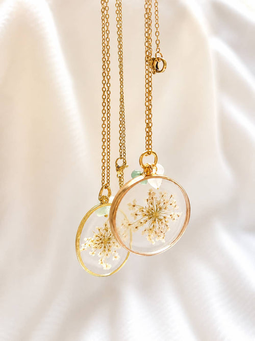 Bloom Pendant – Handmade Epoxy Necklace with Real Dried Flower