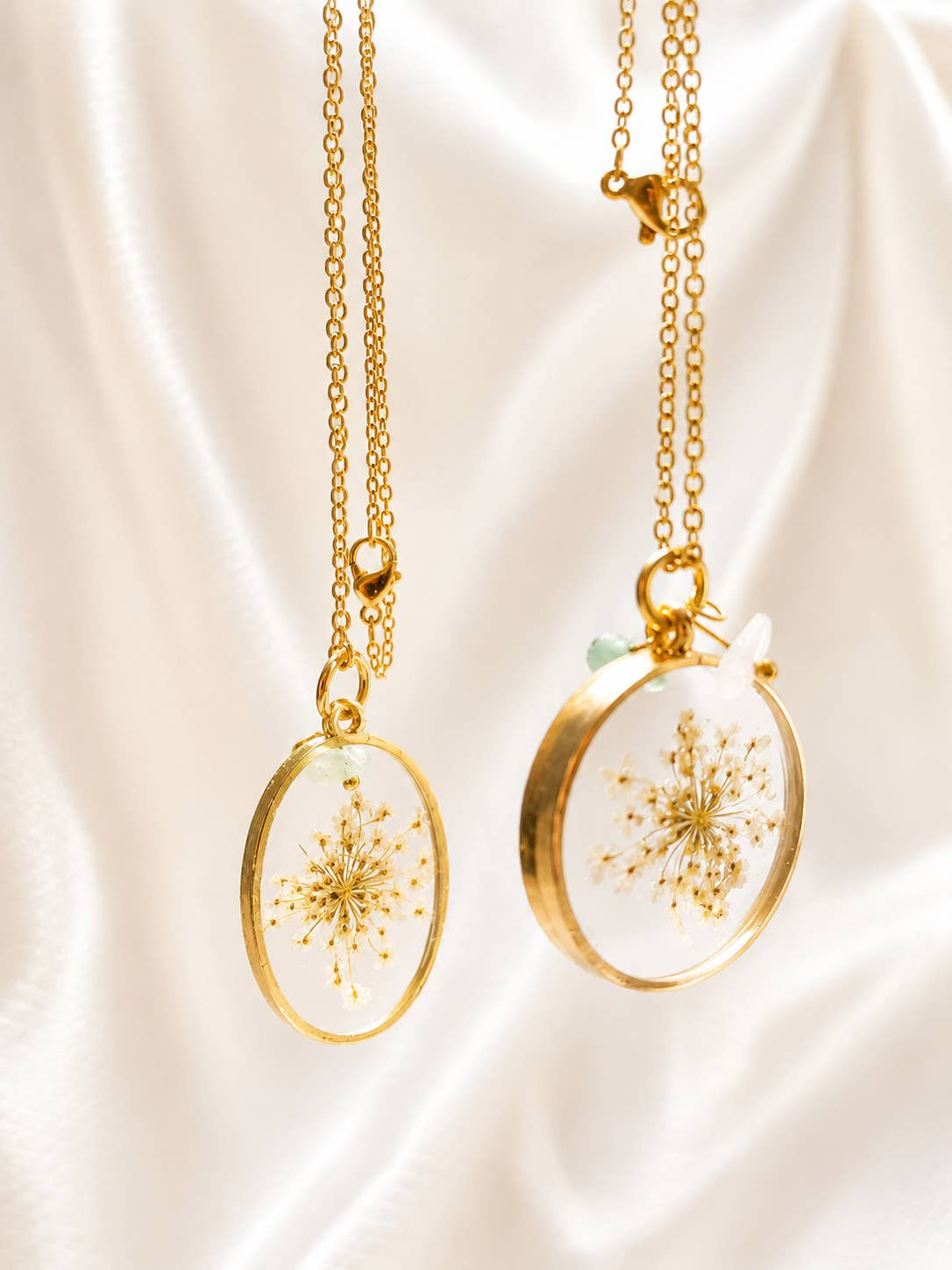 Bloom Pendant – Handmade Epoxy Necklace with Real Dried Flower